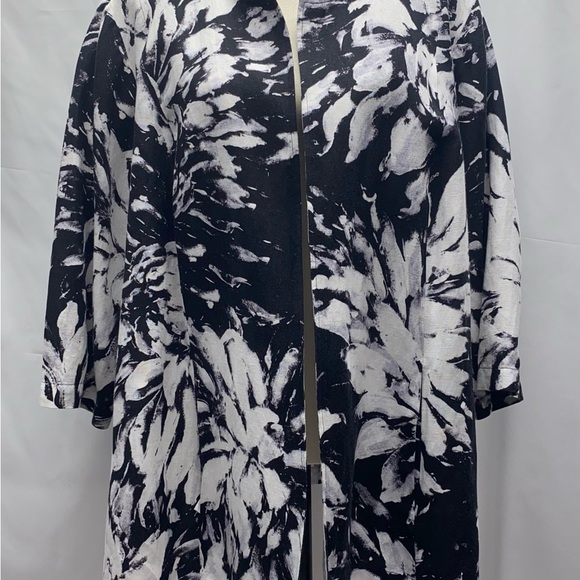 Catherines Monochrome Floral Open Jacket 2X 3/4 SL Pockets Black/White - Picture 1 of 11